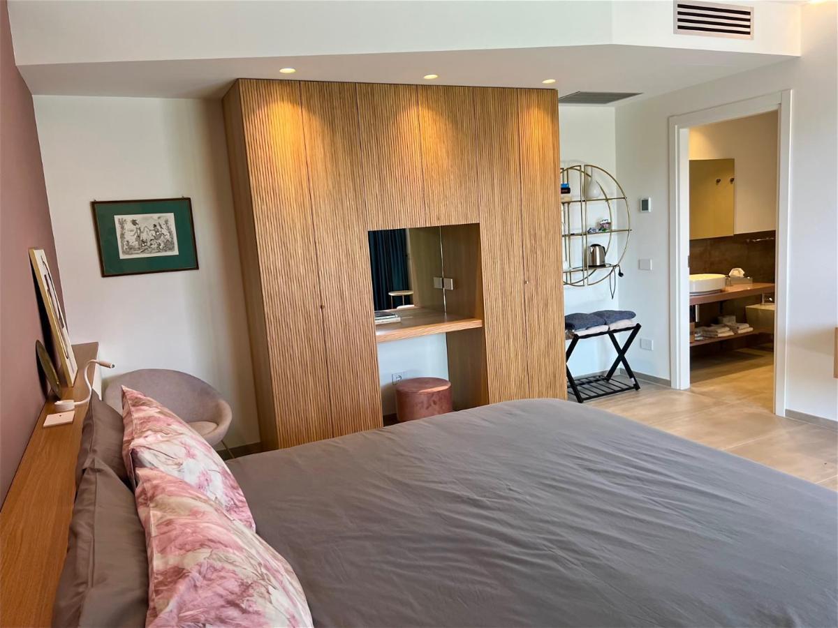 Apartahotel Costantina With Heated Pool Cannobio
