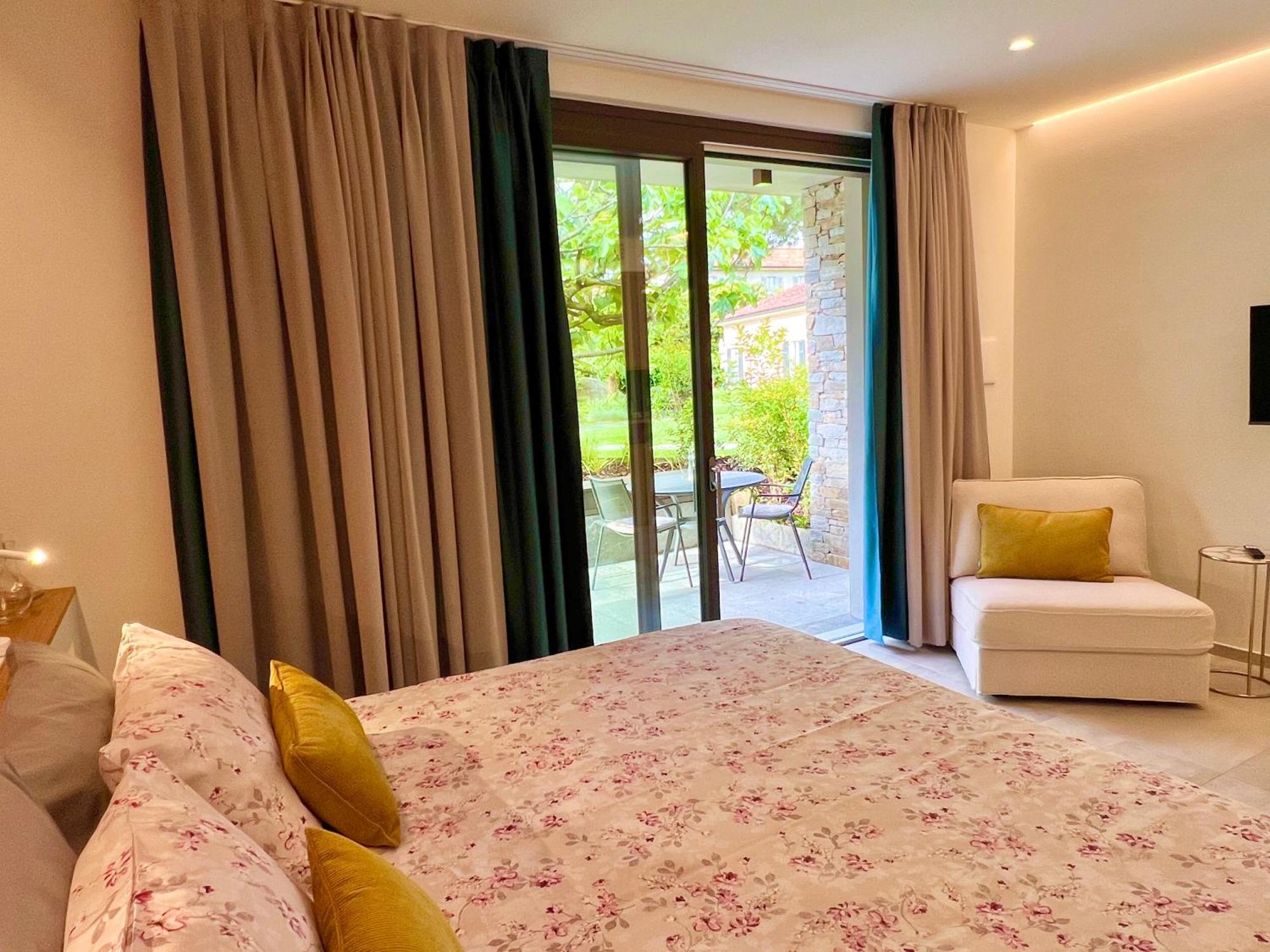 Apartahotel Costantina With Heated Pool Cannobio