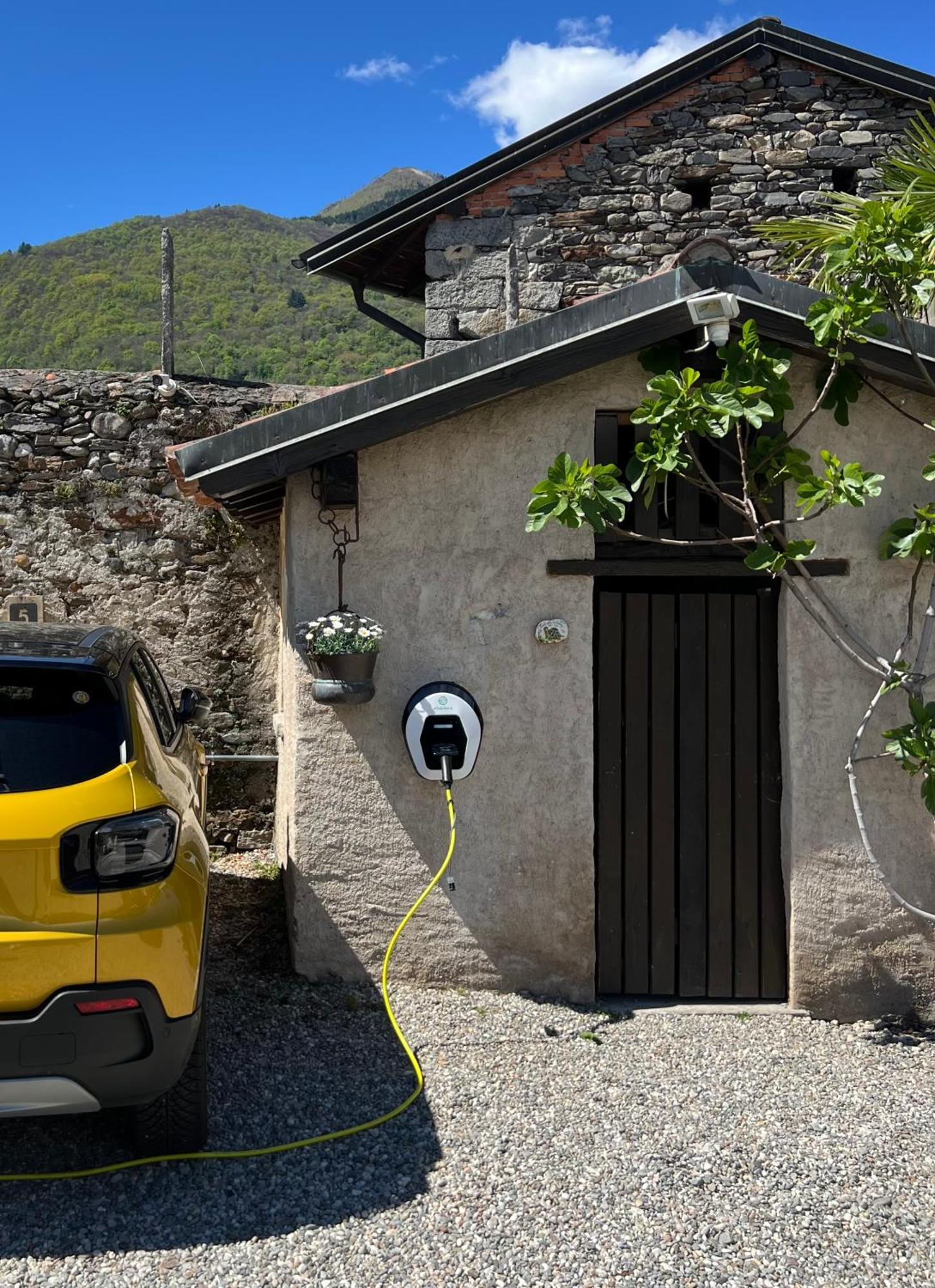 Costantina With Heated Pool Apartahotel Cannobio